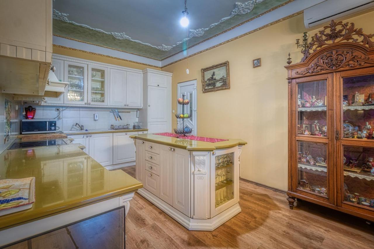 Vila Rococo Βελιγράδι Εξωτερικό φωτογραφία